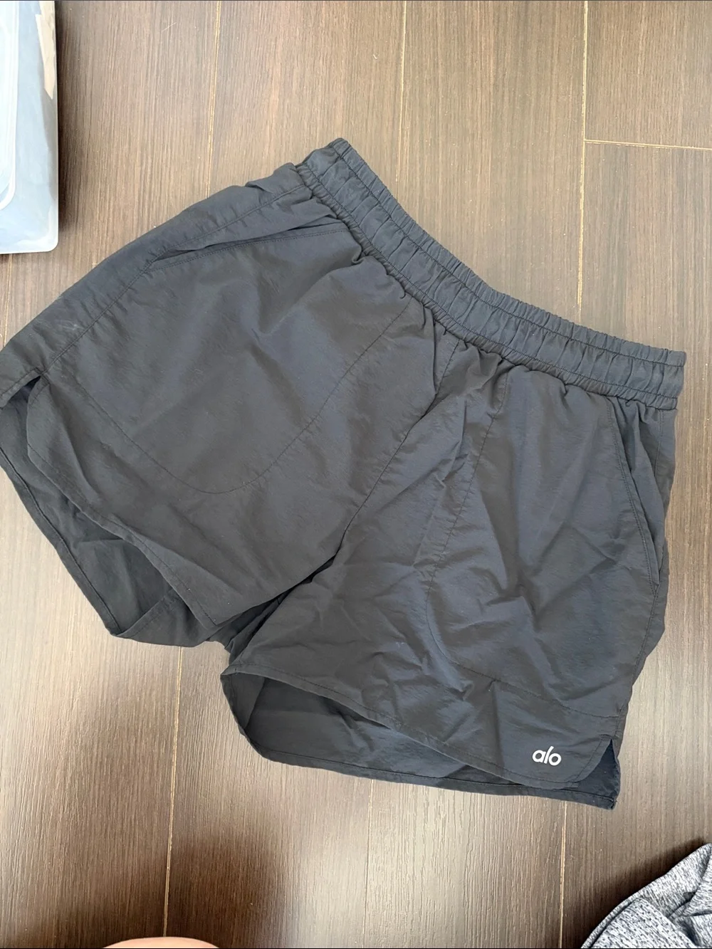 ALO Yoga Black Alumni Shorts, Small